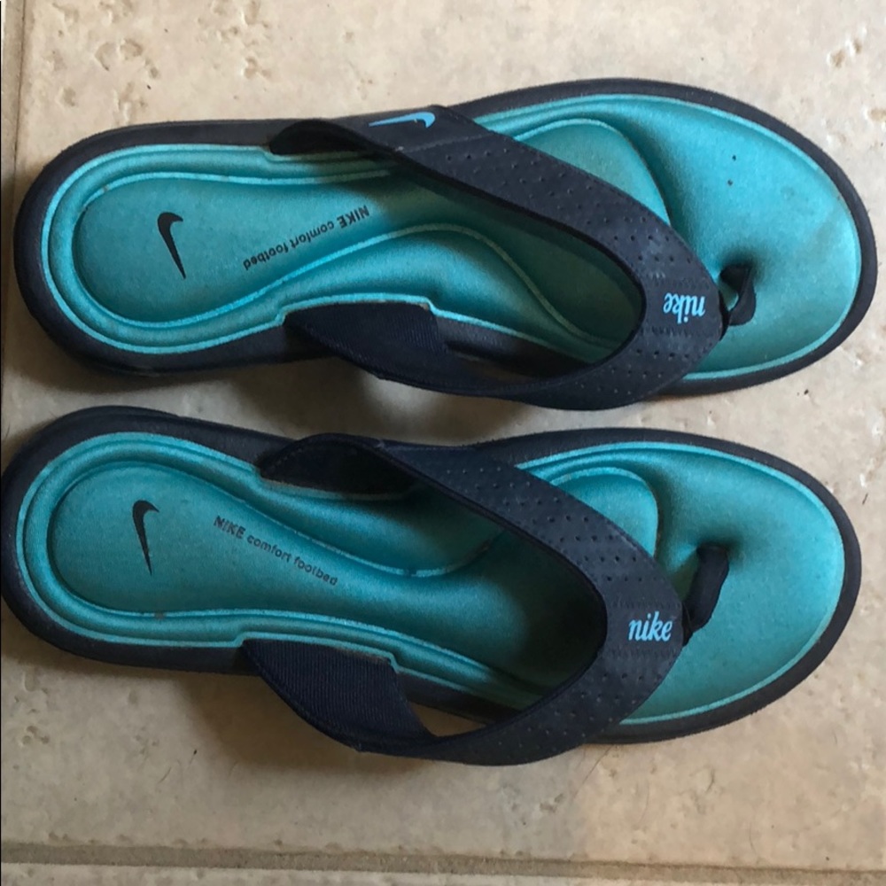 Nike flip flop